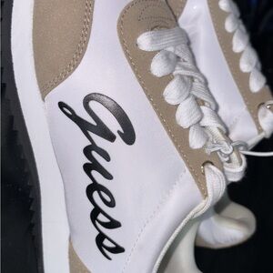Guess Women's White and Beige Sneakers